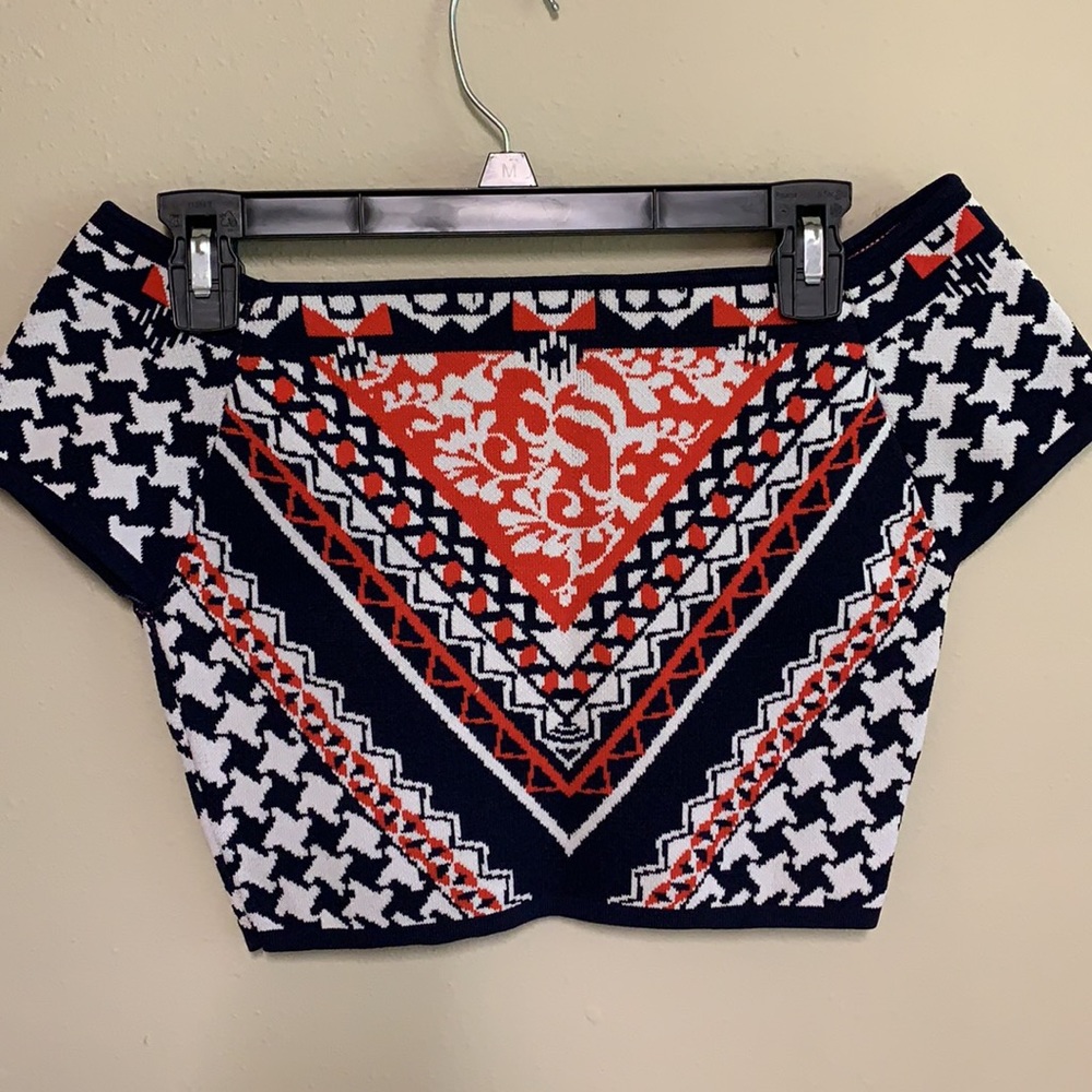 Forever 21 Off Shoulder Crop Top. Small - Picture 5 of 6